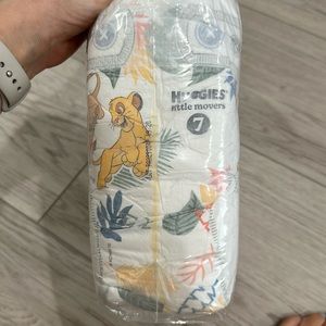 Huggies size 7 40 count diapers lion king